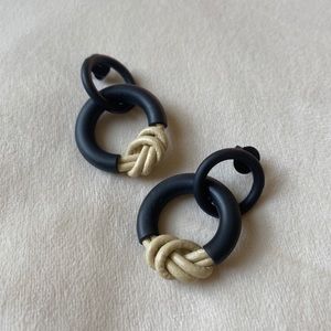 COS contrast texture Earrings
